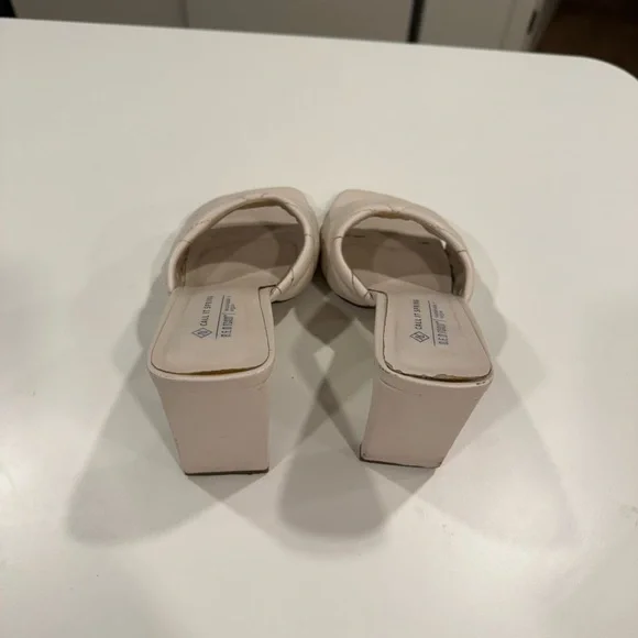 Call It Spring Pillow Heels Size 7 - Picture 4 of 6